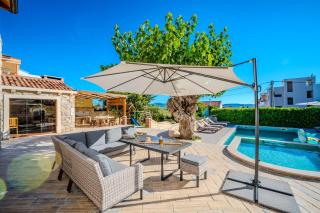 MY DALMATIA - Authentic villa Dumina with private heated pool and sauna - Sukošan - 2