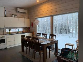 Private Lakefront Log Villa in Lapland with Sauna - 8
