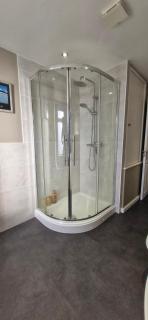 Charming 2-Bed Terrace Close to Station, NEC, Airport - 2