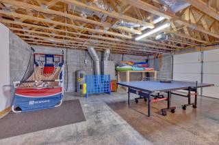 Family Friendly Lakefront with Private Dock Fire Pit Near Marinas - 9