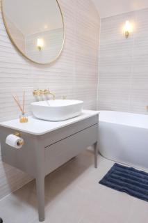 Beautiful 4-Bed Home - Gated Parking with EV Charging - Garden - 9