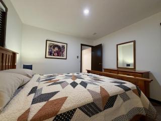 Liquid Lodge: 6BR Multi-Family Hub with 3 Living Areas, Private Hot Tub & Ski Deals - 5