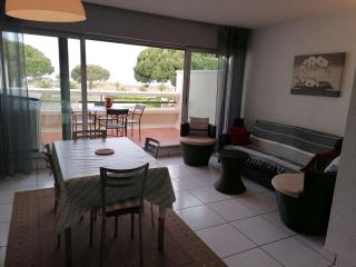 Appartement 2 pièces avec terrasse à 500m des commerces, parking privé - FR-1-731-100 - 2