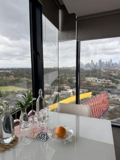 Premium Apartment with 2 Beds 1 Bath - 7