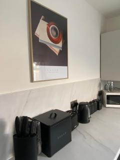 Slick Space for a Wigan Stay - 5 Minutes from M6 and M58 Motorways - 5