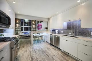 Stunning 4 BR 3 BA Convention Center Gaslamp Petco - 2