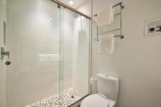 Stunning 4 BR 3 BA Convention Center Gaslamp Petco - 9