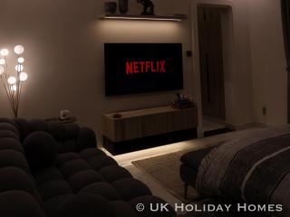 UK Holiday Homes - Luxury 3BR Portion in Bahria Town - 6