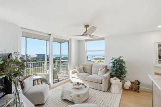 Luxury Gulf-View Condo - Walk to Bonita Beach - 4