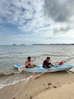 Aura Bluewave Beach House and Mini Beach Cafe - 9