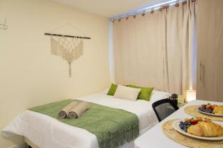 Bright New Boutique Apt, Fast WiFi, Great Location - 6