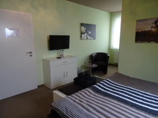 Wohlfühl Hotel & Pension am Birnengarten - Ruhige Zimmer mit Bad & WLAN - 3