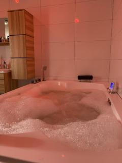 Westvleugel van luxe villa - 100 m2 - 5-8 persons - sauna - whirlpools - 8