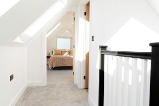 Newport Modern Cozy Home Sleeps 8 with Free Parking - Cardiff - 1