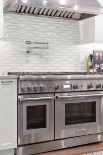 Luxury 5BR Home Steps to Medford Square - 5