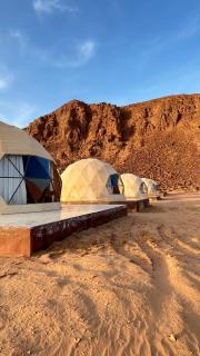 Madonna Rum camp bubbles & Jeep tours - 7