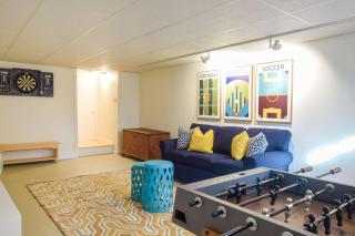 Spacious Home by Beach Dog Welcome - 8