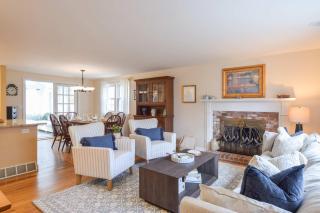 Spacious Home by Beach Dog Welcome - 6