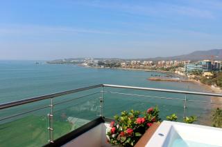 Oceanfront Apartment Luxury, Relaxation and Views - 6
