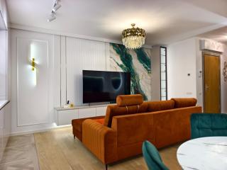 Central ART Deluxe Apartment 2 - Private Parking - 9