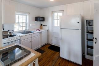 Across from Mayo Beach walk to downtown - 1