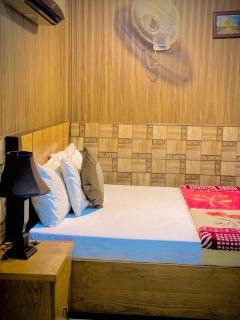 The Diplomat Suites Bahria Town - 6