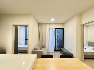 Spacious 2 Bedrooms at MRT Rama 9 and Central R9 - 9