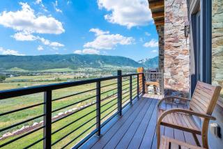 R 103 | Mtn Retreat – Views, Hot Tub & Adventure! - 1