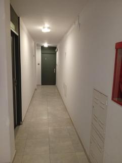 Un hermoso departamento con vista a la ciudad ubicado en calle arenales 1233-centro - 2