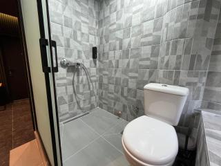 Mickitos Square Two - 1