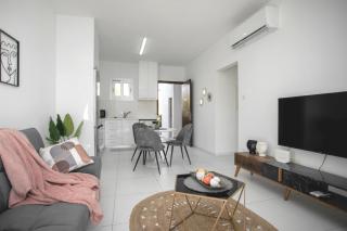 EDEN-Perfect Location, Sea View, Stylish Apartment - 1