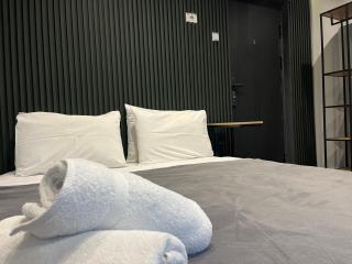 Mickitos Square Three - 2