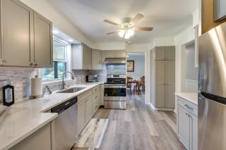 Georgia Getaway with 2-Story Dock By Lake Hartwell - Hartwell - 1