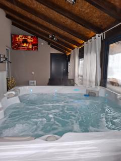 Natura Lux Holiday House with Pool and Jacuzzi - 0