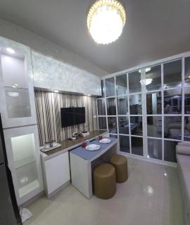 1BR Deluxe Suite pool view with Balcony - 3