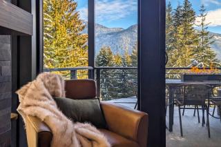 Ski In and Out The Mountainside House with Hot Tub! - 9