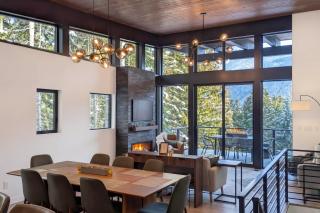 Ski In and Out The Mountainside House with Hot Tub! - 8