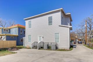 2 Mi to The Alamo Pet-Friendly Escape with Yard! - 6