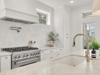 Elegant 5BR 30A Home w Hot tub & Pool - 3