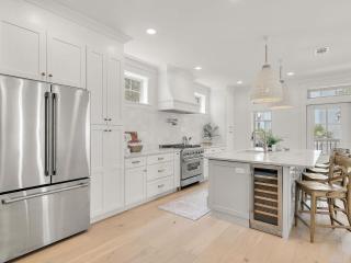 Elegant 5BR 30A Home w Hot tub & Pool - 4