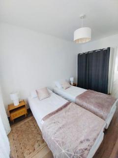 Two bedroom apartment featuring terrace and parking - 3