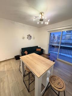 À quelques pas de la gare - RER A - 5