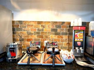 Super 8 by Wyndham Clovis - 7