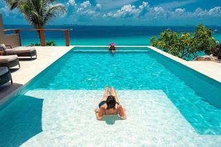 Oceanfront 5BR Villa - Heated Pool & Concierge - 0