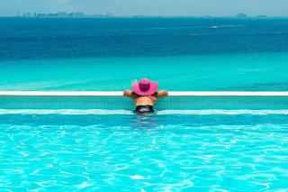 Oceanfront 5BR Villa - Heated Pool & Concierge - 6