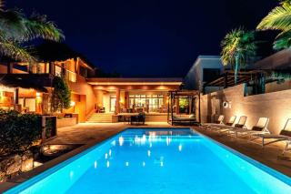 Oceanfront 5BR Villa - Heated Pool & Concierge - 1