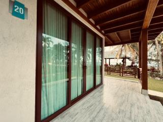 Paraiso Rainforest and Beach Hotel - 3