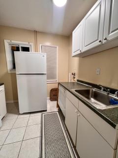 Peaceful Room In Hartford - 1