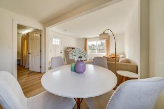 8 Mi to Downtown Seattle Cozy Home with Patio - 4