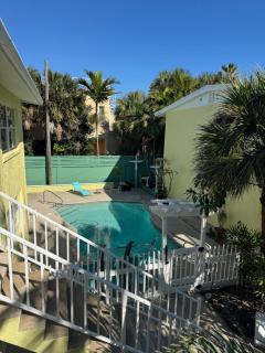 Tropical 2 Bedroom Villa Across Cocoa Beach - 9